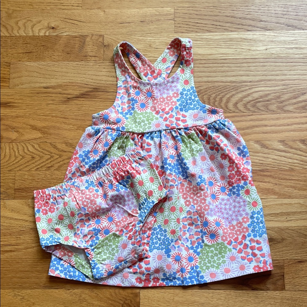 Hanna Andersson - Baby Print Crossback Dress & Bloomer Set in Sea Daisy - Picture 2 of 12